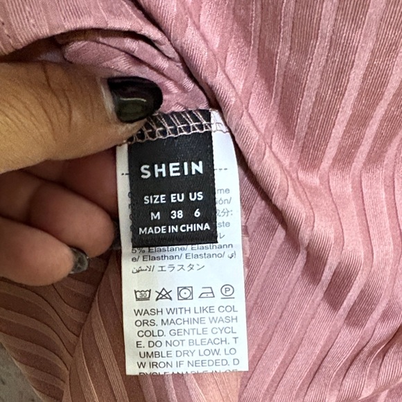 SHEIN pink and white Off-Shoulder Blouse, medium, gold ring straps - Picture 2 of 7